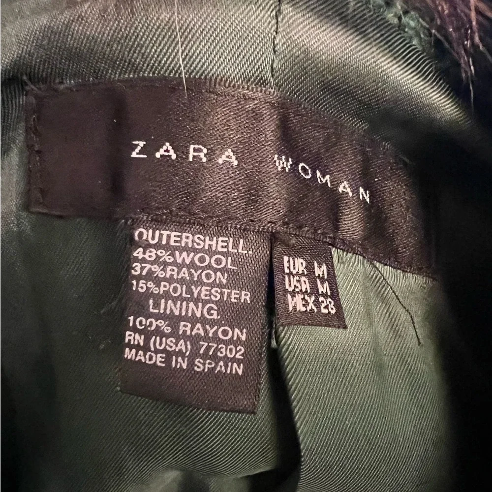 Zara Green Blazer with Wide Lapels and Textured Fabric removable fur coat - Picture 8 of 9